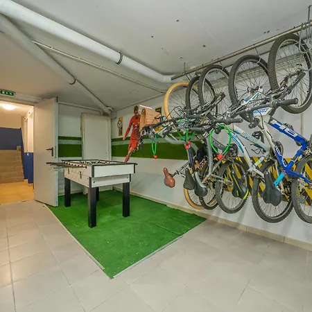 Supremo Hostel Armacao de Pera